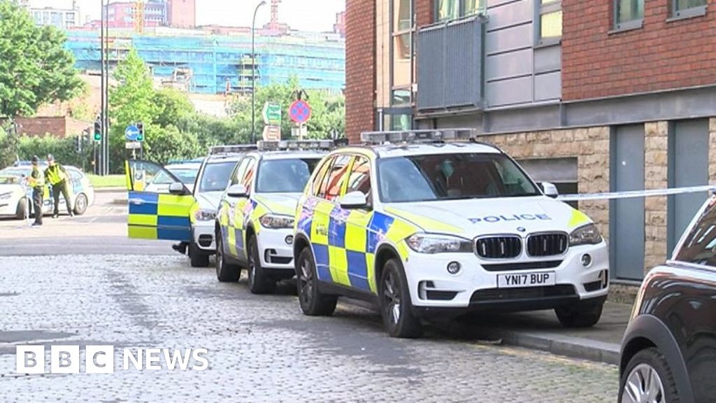 Sheffield terror raid witness heard 'almighty explosion' - BBC News