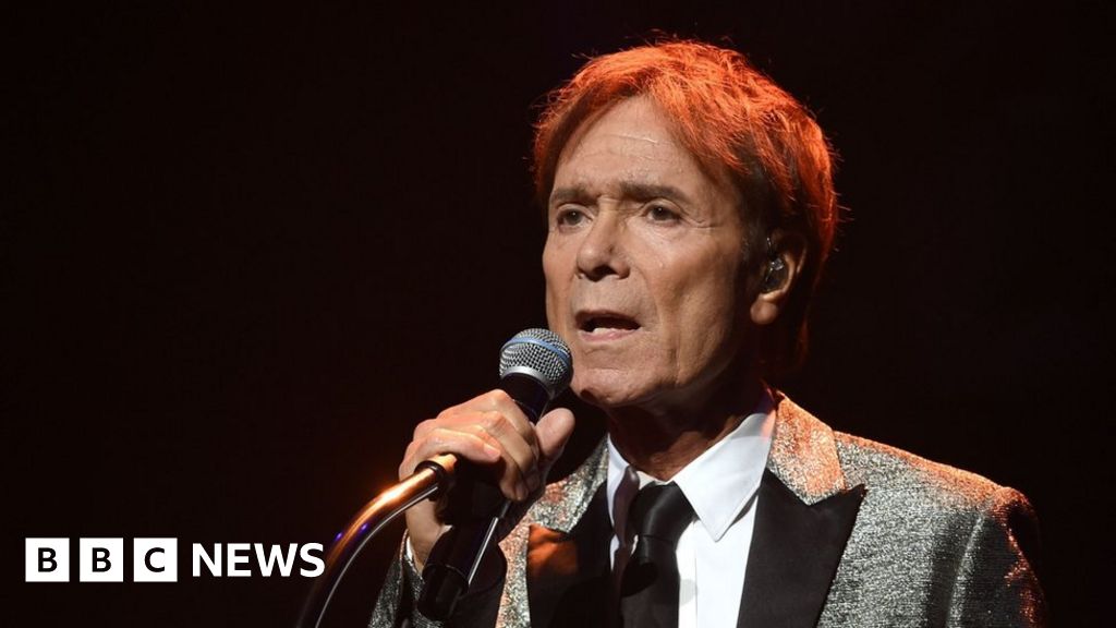 Sir Cliff Richard Lodges Papers Suing Bbc And Police Bbc News 5854