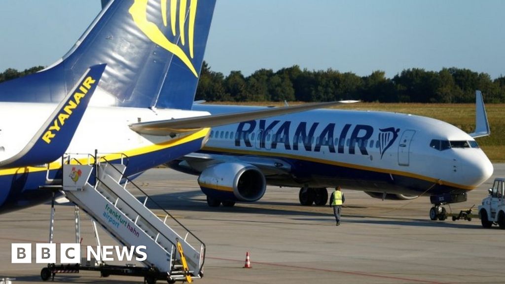 Ryanair posts loss amid winter competition