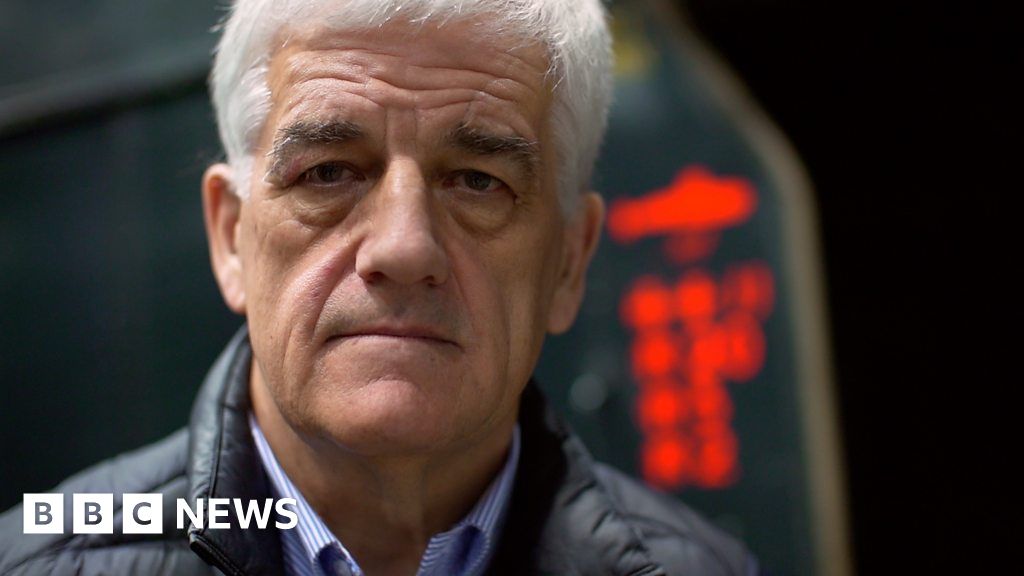 Falklands War: Royal Navy veteran who fired first shots