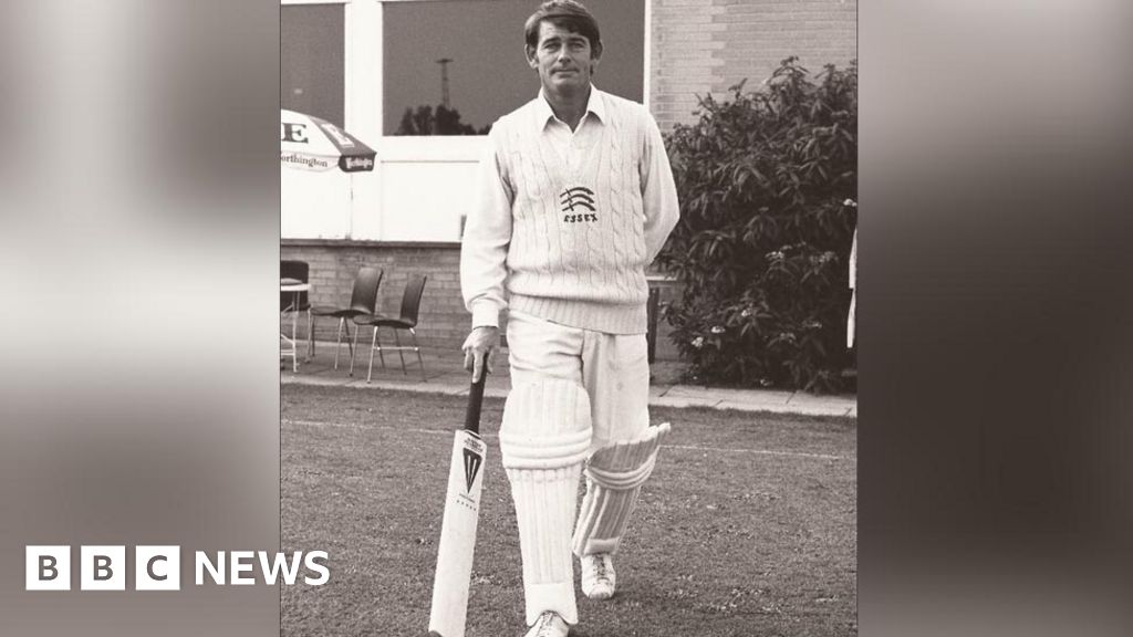 Essex and England spinner Hobbs has died aged 81