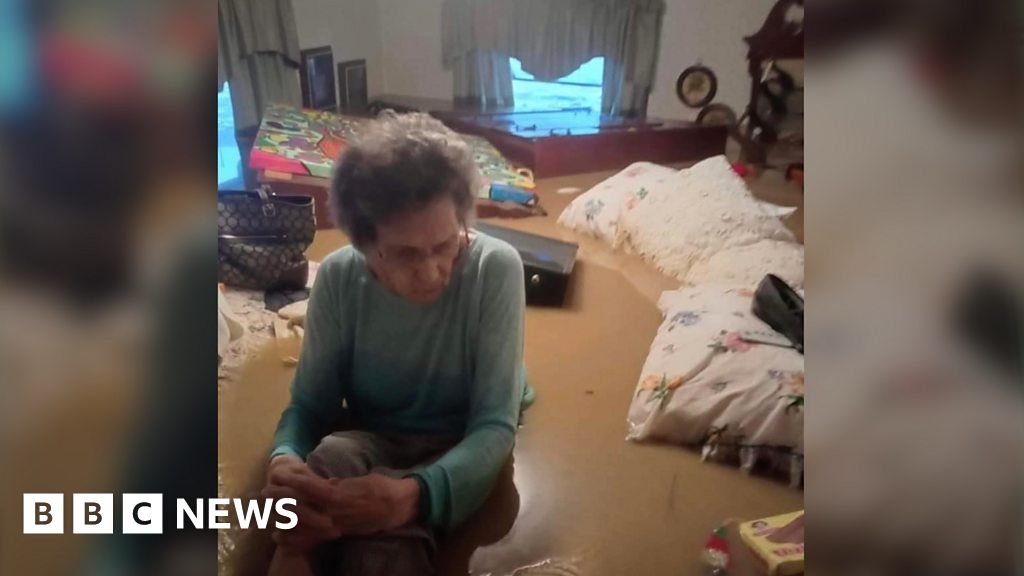 'Guardian angel' saves family from Kentucky floods