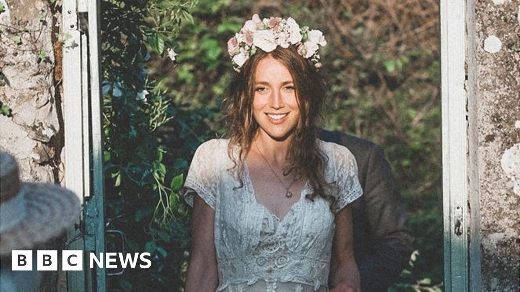 150yearolddress lost at dry cleaners in Edinburgh BBC News