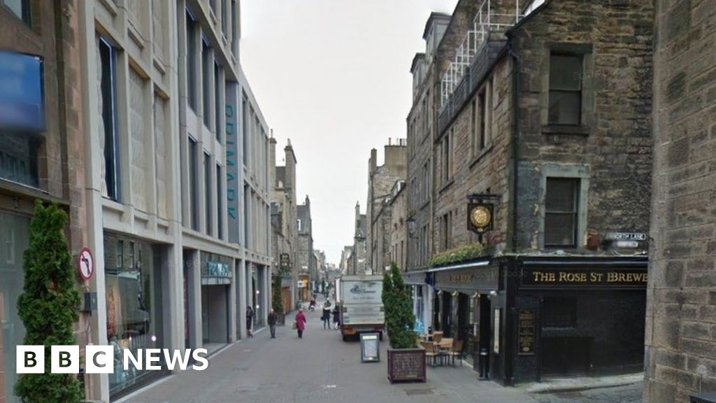 Two injured in 'disturbance' on Edinburgh's Rose Street - BBC News