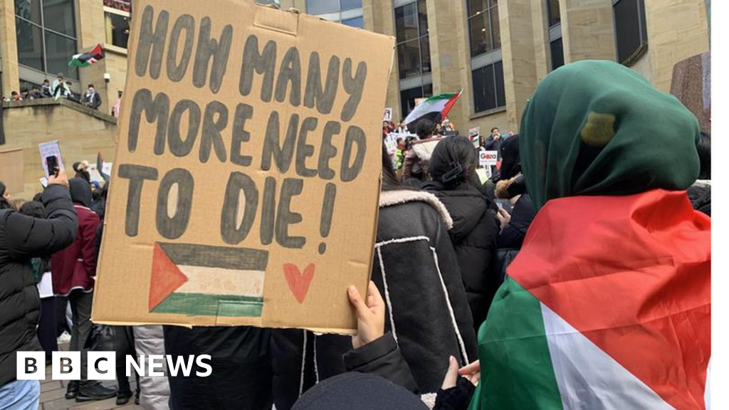 Gaza: Gillian Keegan says school protests 'unacceptable'