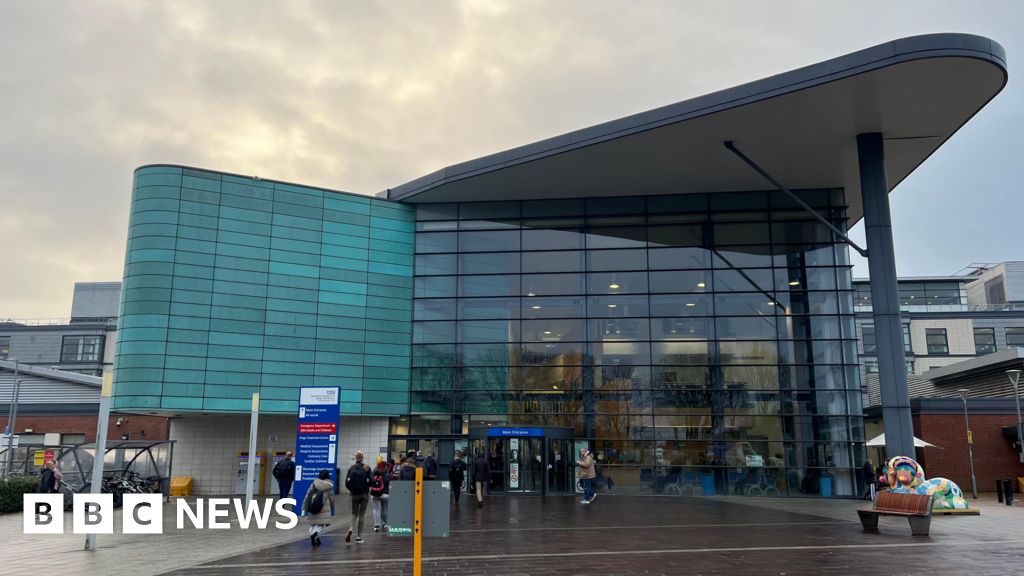 bbc.co.uk - Georgia Roberts - Derby hospital bosses apologise for long A&E waits - BBC News