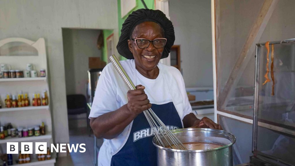 Raisins or not? Pudding debate splits island nation