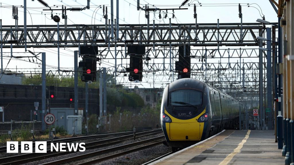 Cable damage to affect train services 'all day'
