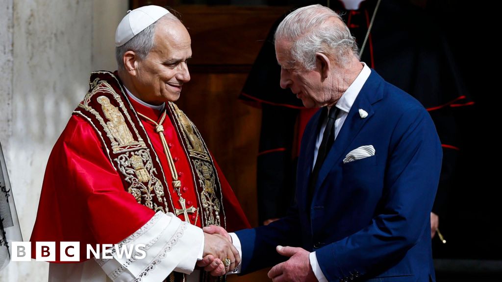 King and Pope make history by praying side by side