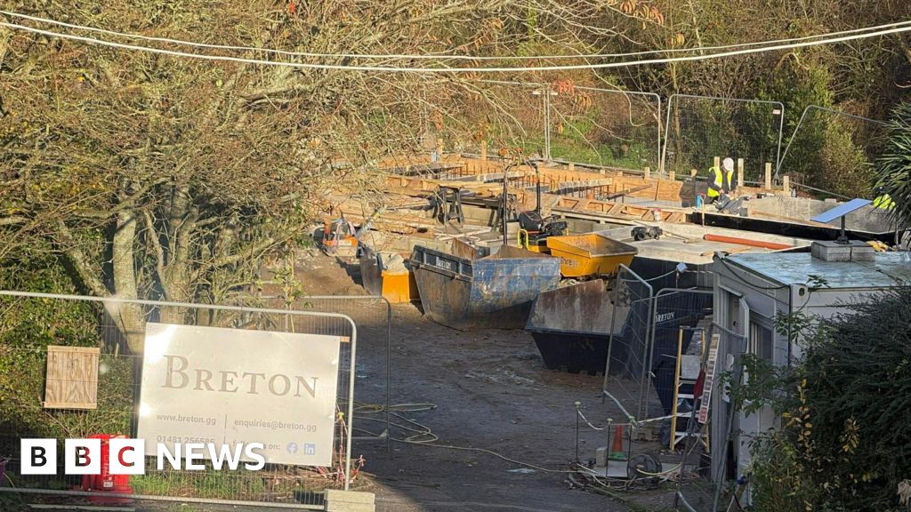 bbc.co.uk - Caroline Robinson - Donations for new GSPCA wildlife hospital reach &pound;1.8m - BBC News