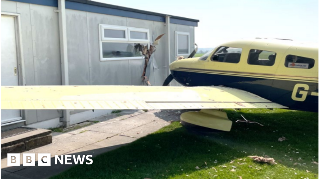 Plane crashed into building after throttle error