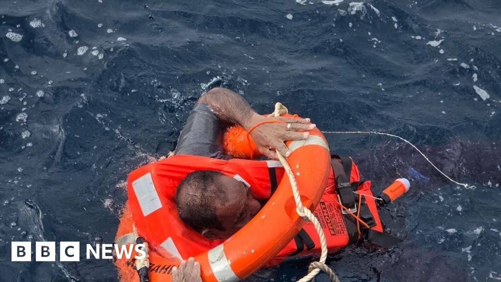 Houthis: Search for survivors after Red Sea cargo ship attacked thumbnail
