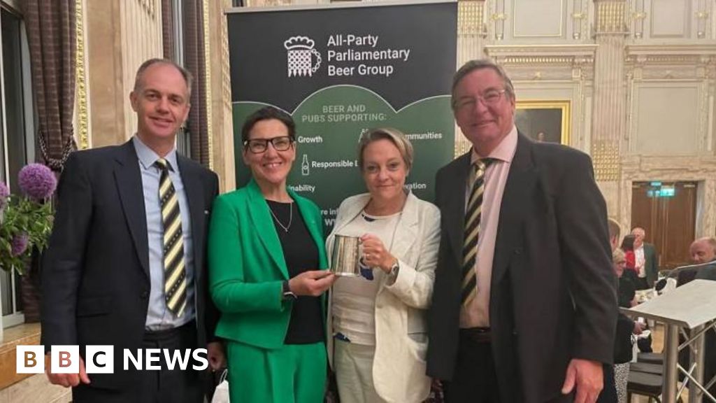 bbc.co.uk - Cornish brewer praised as 'standout candidate' at awards - BBC News