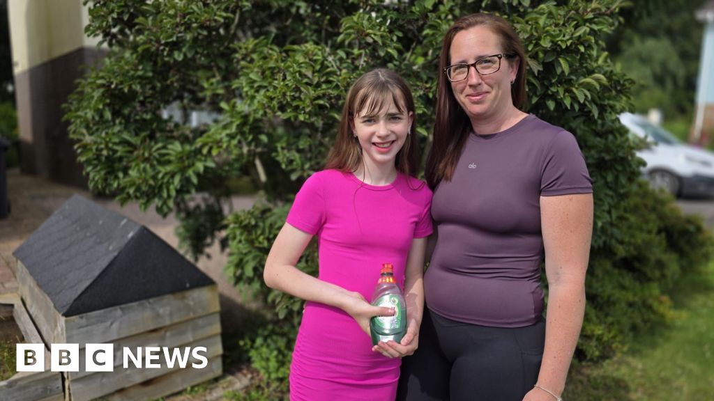 Washing up liquid 'hero' of schoolgirl's Dartmoor rock rescue