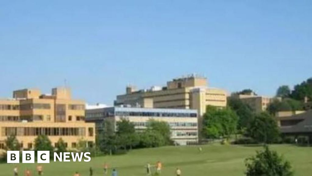 University of Surrey: Vote of no confidence over job-cuts fears