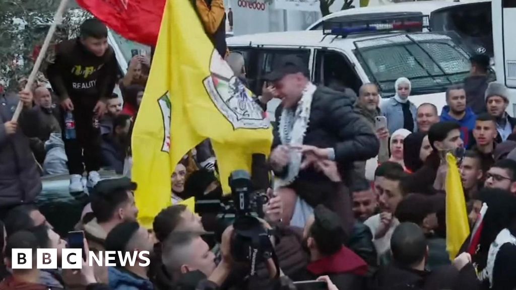 Watch: Released Palestinian prisoners greeted in Ramallah