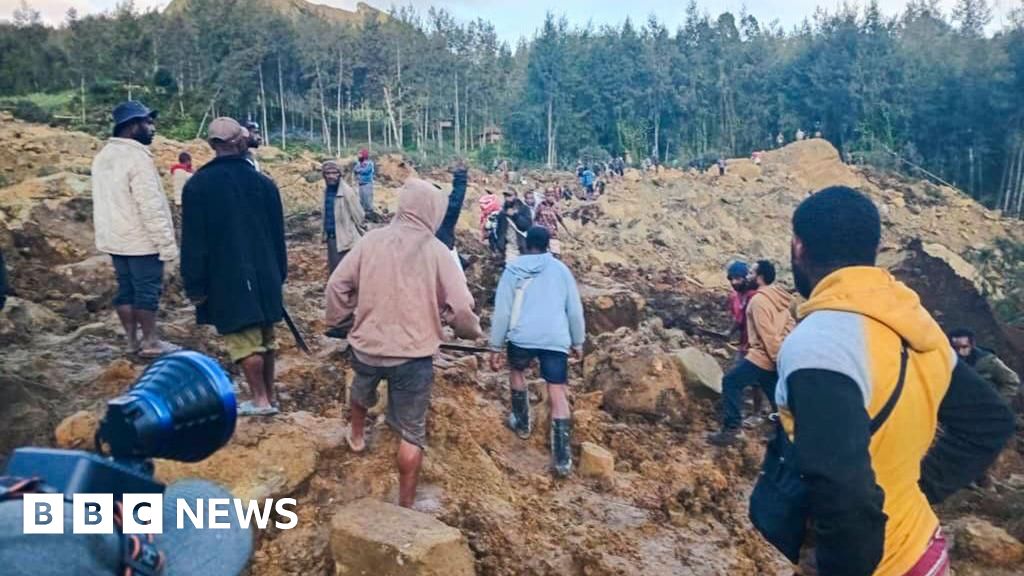 بابوا غينيا الجديدة: يخشى الكثيرون أن يكونوا قد لقوا حتفهم في انهيار أرضي هائل