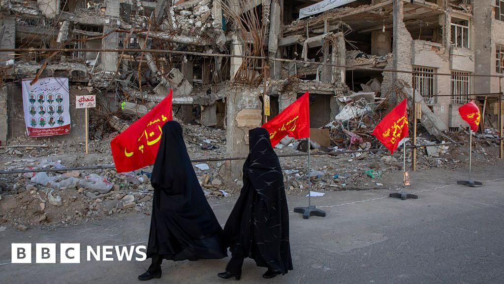 Trump's deadline nears – with little indication Iran is on board