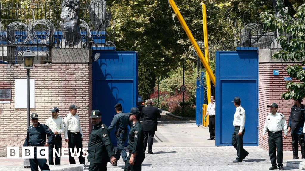 Groot-Brittannië trekt het personeel van de ambassade van Teheran terug omdat de spanningen tussen de VS en Iran in de hele regio zorgen baren