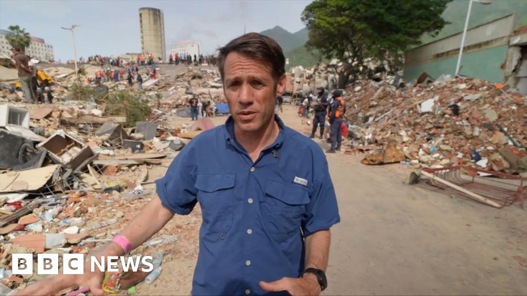 Families search for earthquake survivors in one of Venezuela's hardest hit areas