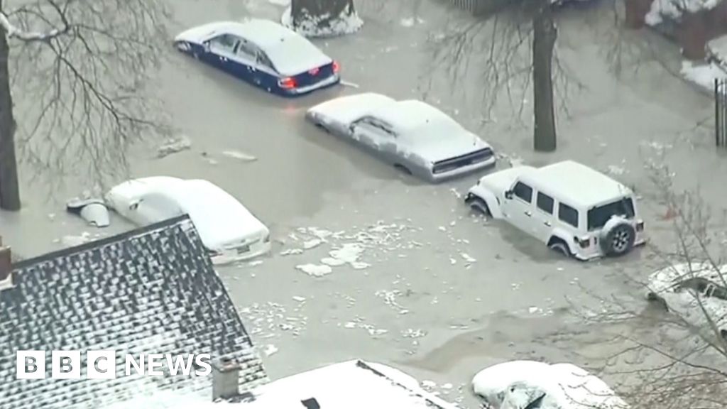 Burst pipe submerges parts of Detroit in icy water