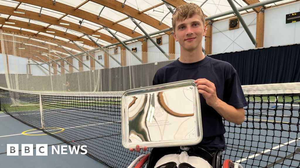 Canterbury: Wheelchair tennis player wins first Grand Slam title – BBC News