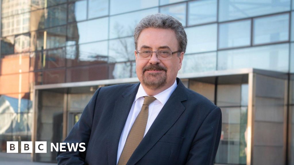 Damning report says university crisis 'self-inflicted'
