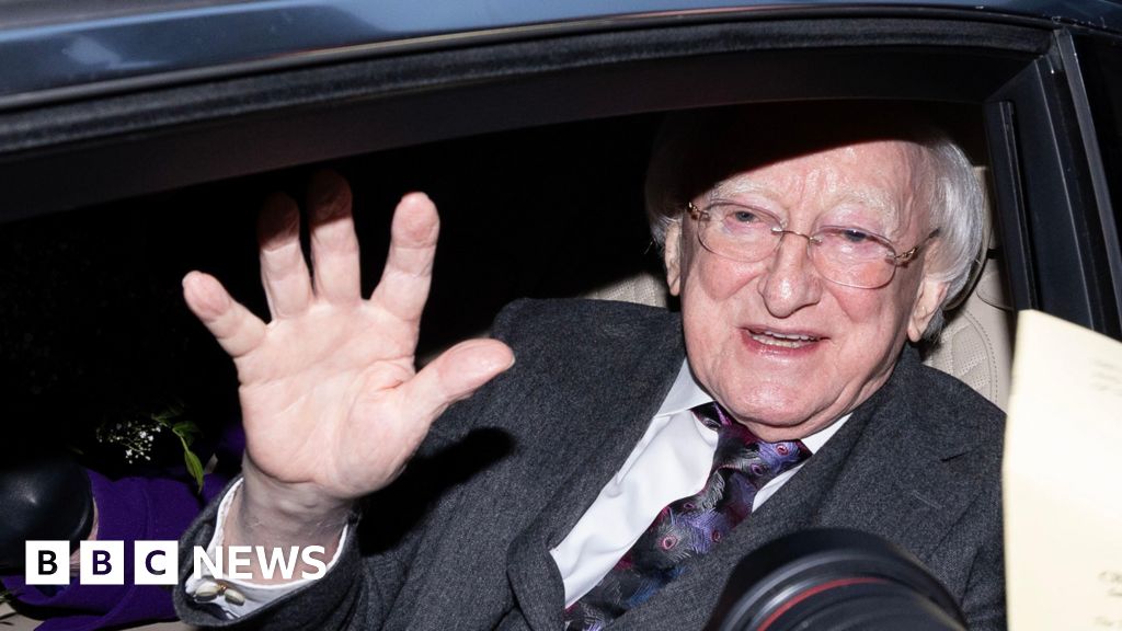 Higgins leaves official residence on last day as Irish president