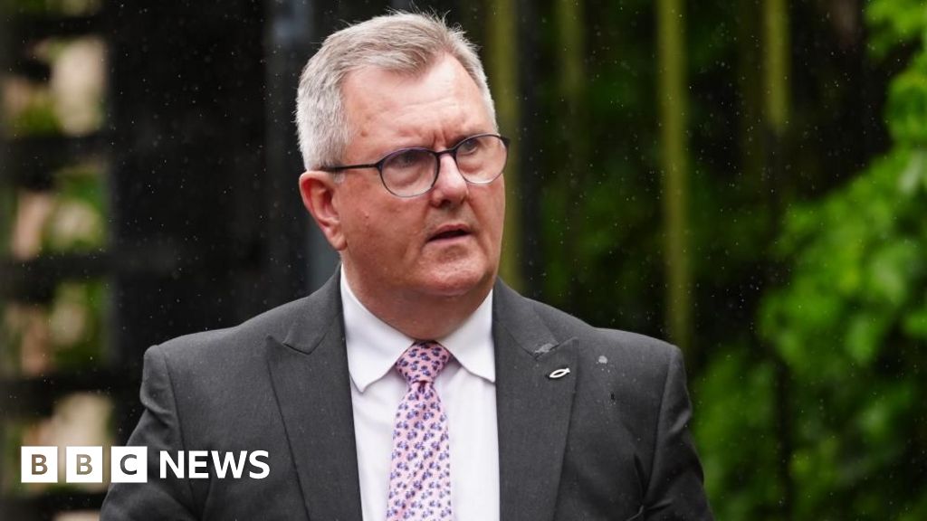 Head of NI Civil Service asks staff to report any Jeffrey Donaldson abuse