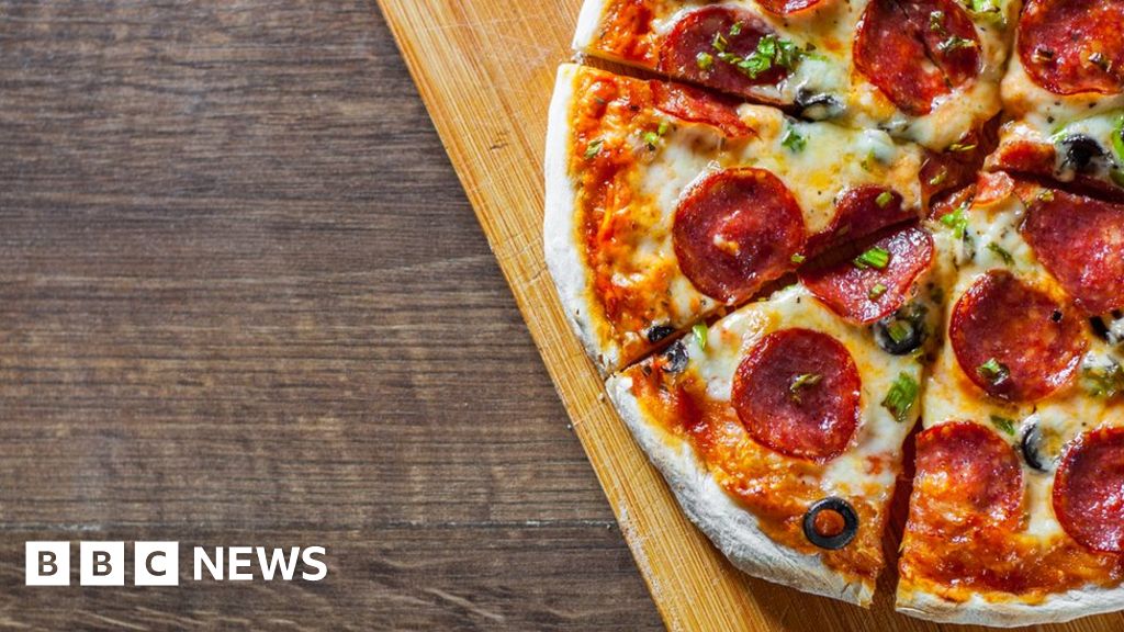 The owner of a pizza restaurant in the US has discovered the DoorDash delivery app has been selling his food cheaper than he does - while still paying