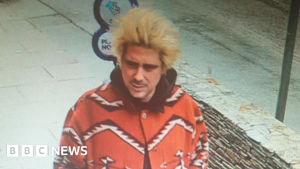 Partner of Mick Jagger's granddaughter missing - BBC