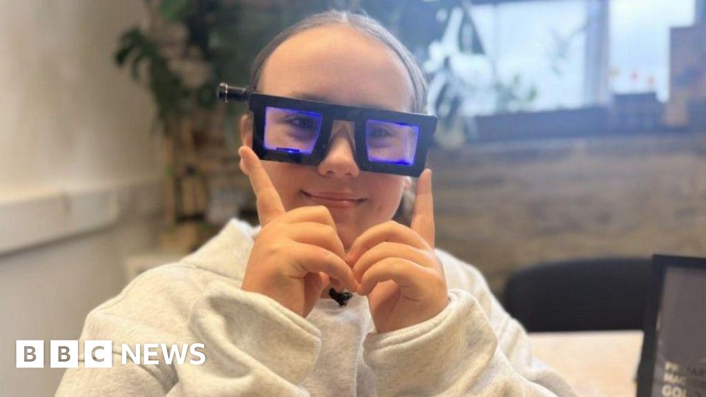bbc.co.uk - Isobel Fry - Salford schoolgirl designs glasses to help others with dyslexia