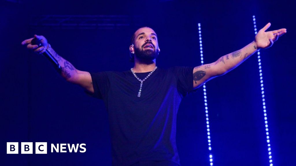Дрейк: Песента на AI Tupac изчезна от Instagram на рапъра след правен спор