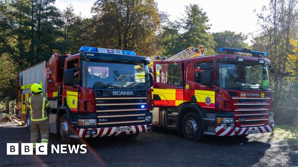 Large Barn Fire Strikes Eastchurch, Kent