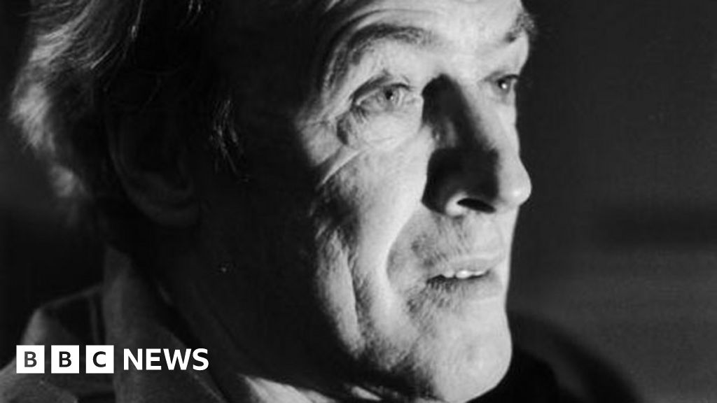 Roald Dahl centenary: 'Tremendous things' promised for 2016 - BBC News