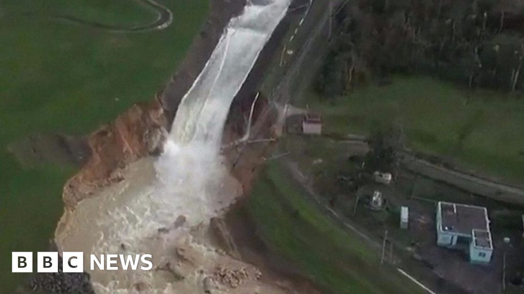 Puerto Rico Dam Failure Sparks Mass Evacuation - BBC News