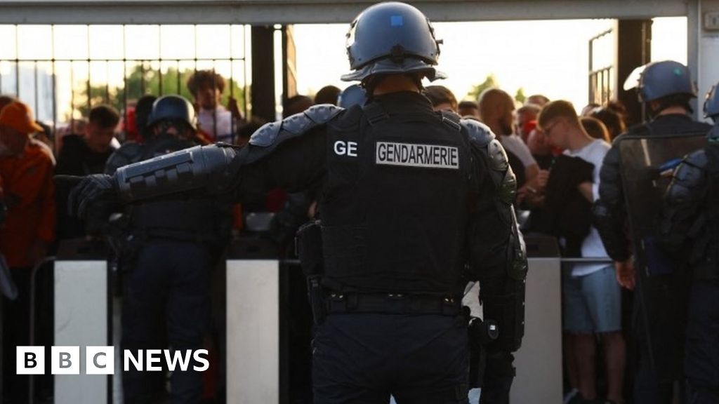 Champions League final: Fake tickets triggered Paris final chaos - France