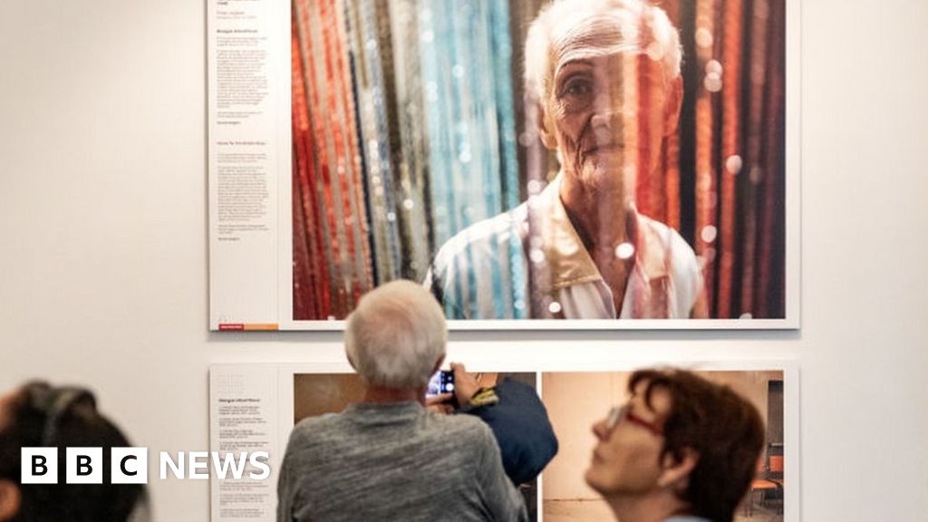 World Press Photo exhibition: Hungary museum head sacked over LGBT content