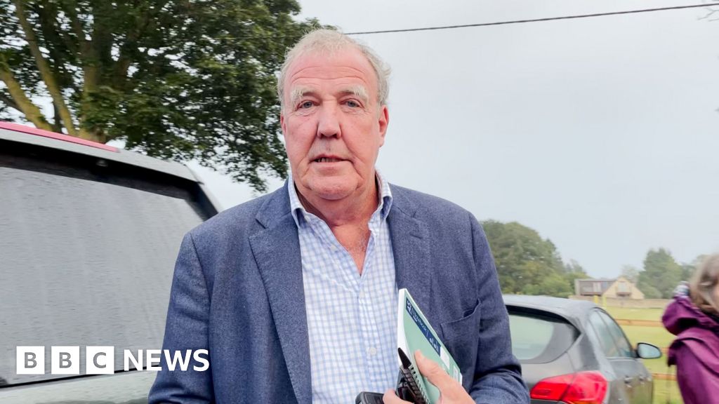 Jeremy Clarkson plans new barn for Diddly Squat Farm - BBC News
