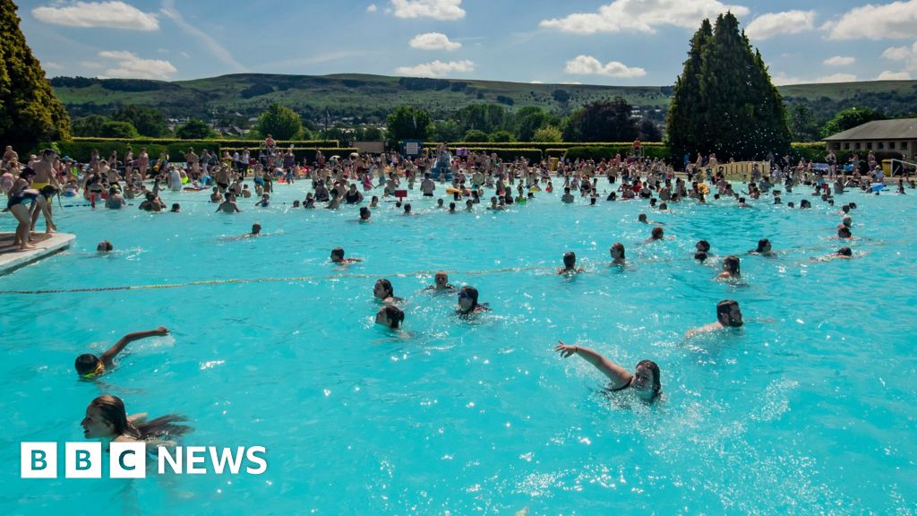 Fears Ilkley Pool and Lido could close under cost-cutting plans 