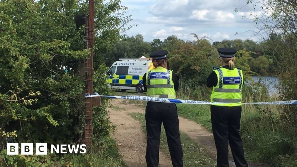 Man drowns swimming in Horbury lagoon BBC News