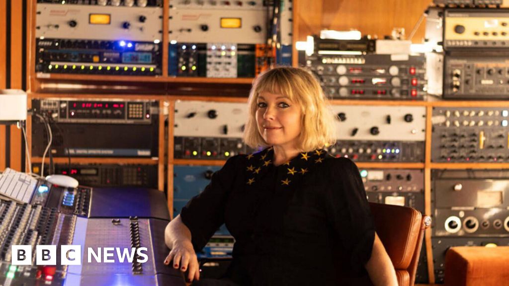 Little Boots aims to 'empower' aspiring musicians at Bath Spa Uni