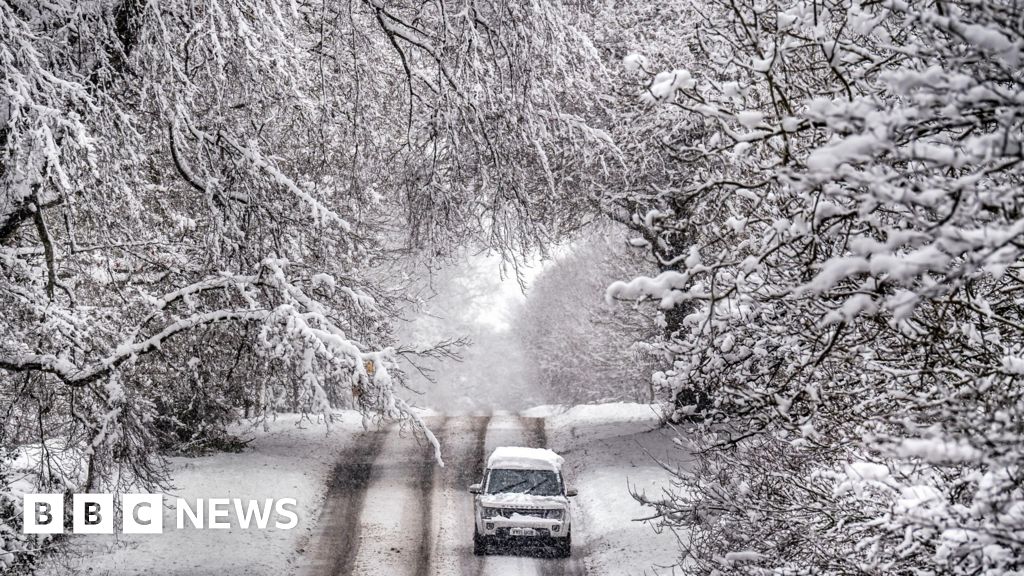 UK weather: Commuters warned of icy roads and travel disruption