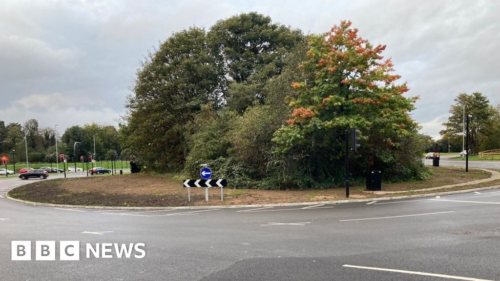 Wakefield memorial to five police officers killed in crash to be unveiled