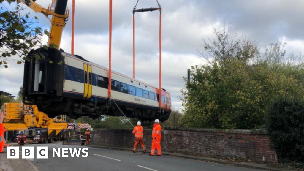 Salisbury Train Crash: Line To Stay Closed For 10 Days