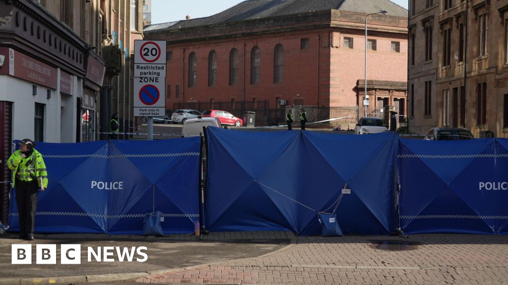 Boy, 15, meninggal setelah ditemukan terluka parah di Glasgow Street