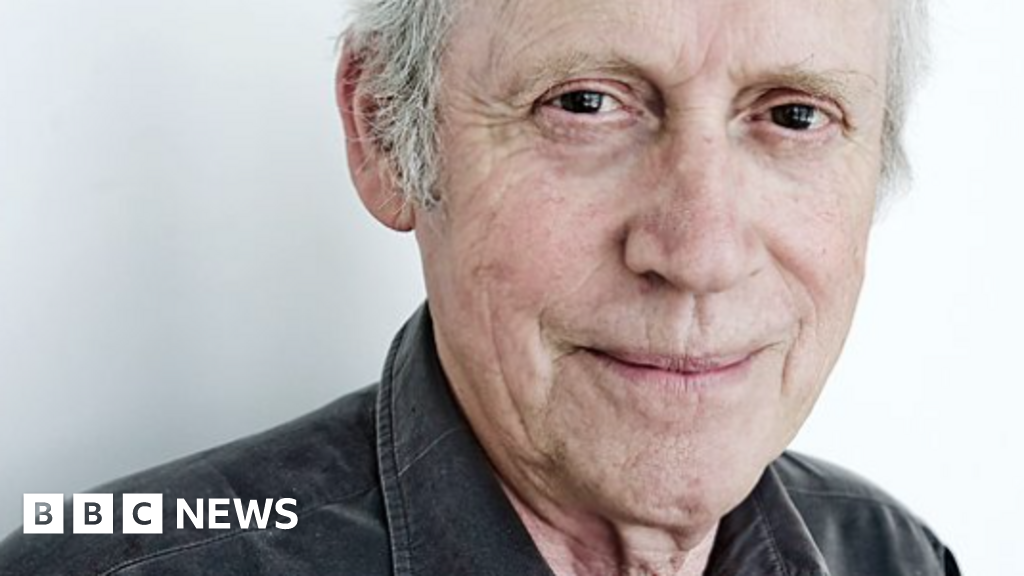 Folk musician and BBC presenter dies aged 86