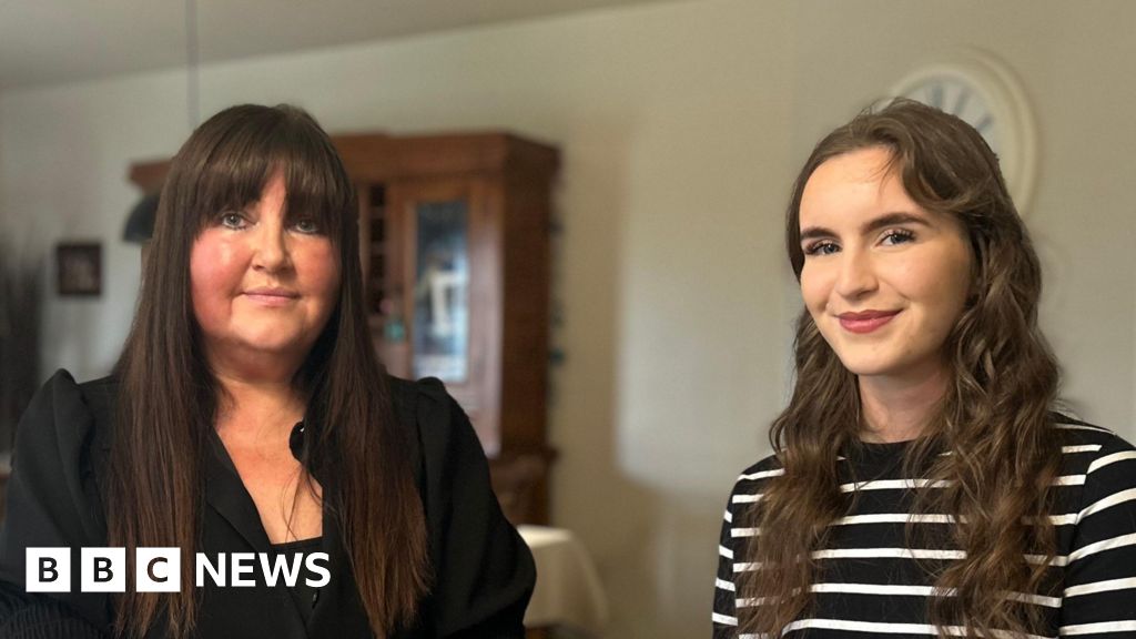 Hospital staff ask deaf couple, 'What is a BSL interpreter?'