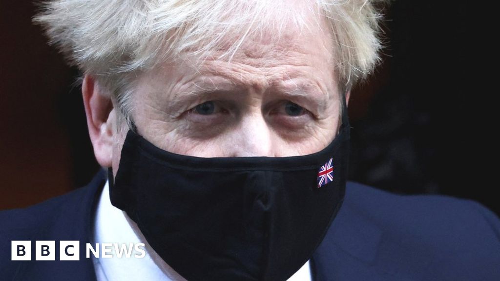 Boris Johnson was warned about lockdown drinks - Cummings - BBC News