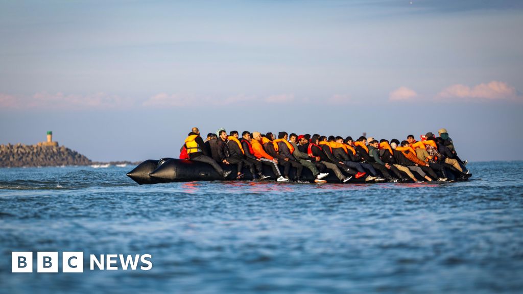 Mahmood expected to adopt 'temporary stays only' rule for successful asylum seekers